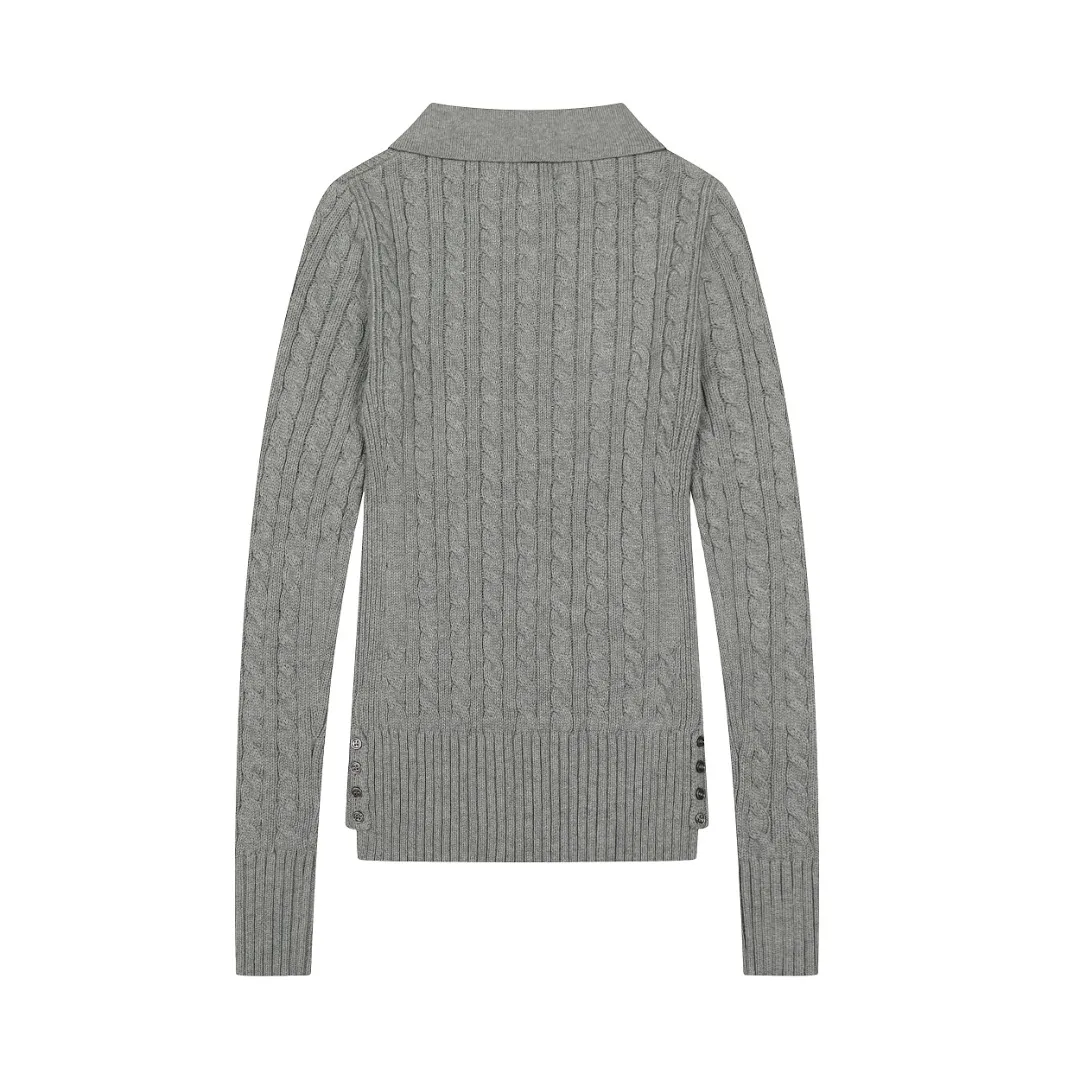 P250 top quality" Style number: DS050# (not off the shelves all year round) [Ralph Lauren lapel twist solid color basic pony embroidery logo goddess sweater] ✅Ralph Lauren Ralph Lauren goddess slim fit POLO lapel twist knit open chest autumn and winter sweater ✅Main supplier platform live broadcast Wholesale entity Wholesale entity Replenish when out of stock Not off the shelf ✅ZP quality 1:1 version Scan the code to enter the GF website Counter quality ✅Details and quality are the only one in Guangzhou. Imported quality cotton yarn, focusing on high-end, cost-effective, good quality needless to say. ✅Restore the original version. The maximum size can be worn up to 150 pounds. Loose, comfortable and stress-free. ✅The upper body is simple and easy to put on. A must-have for goddess ootd. Good-looking clothes are never picky. A must-have in the goddess's wardrobe. Size: S-XL. Color: black, milky white, gray, navy blue, burgundy.
